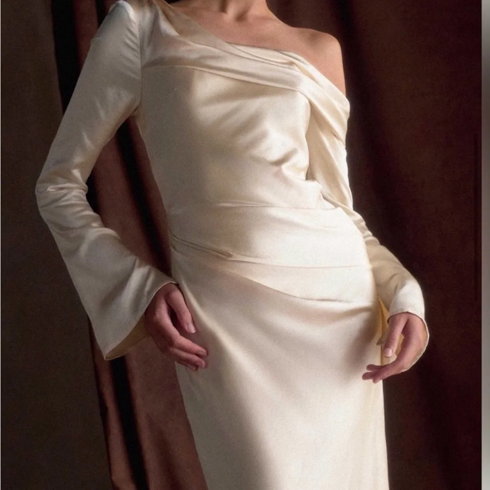 Meshki Ivory One-Shoulder Satin Gown - Picture 2 of 5